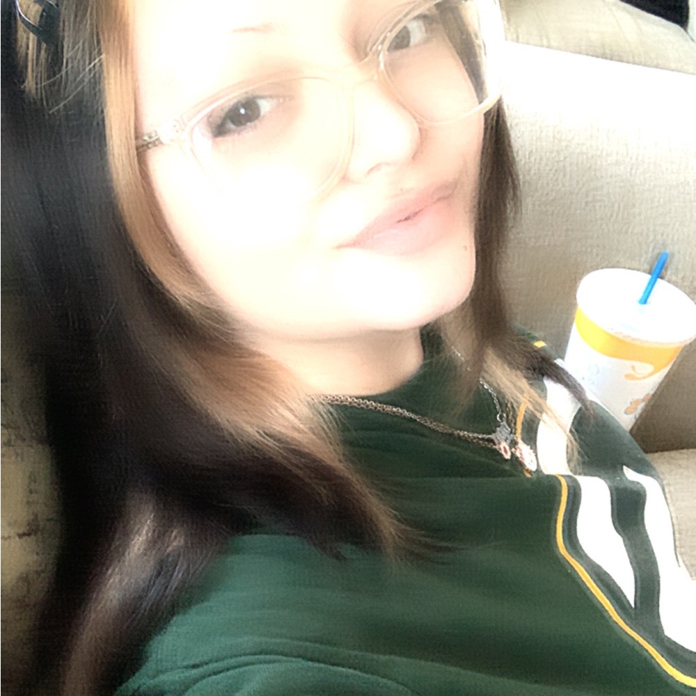 Meet your Posher, Vivian